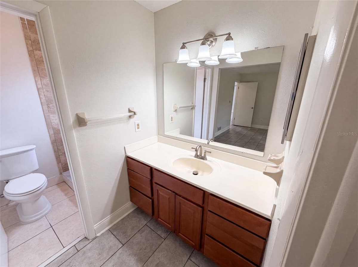 7026 HAMMOCK WAY — photo 15 of 23