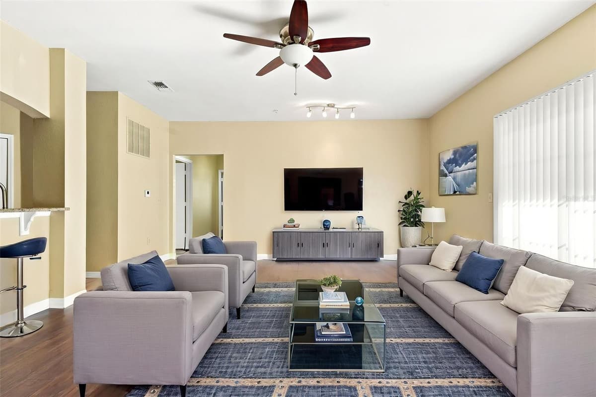 126 VISTA VERDI CIRCLE — photo 3 of 32