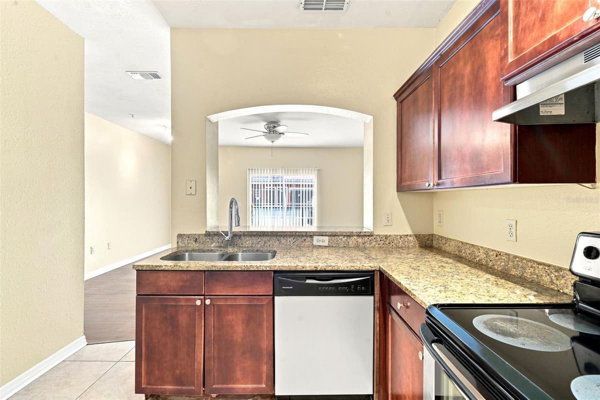 126 VISTA VERDI CIRCLE — photo 11 of 32