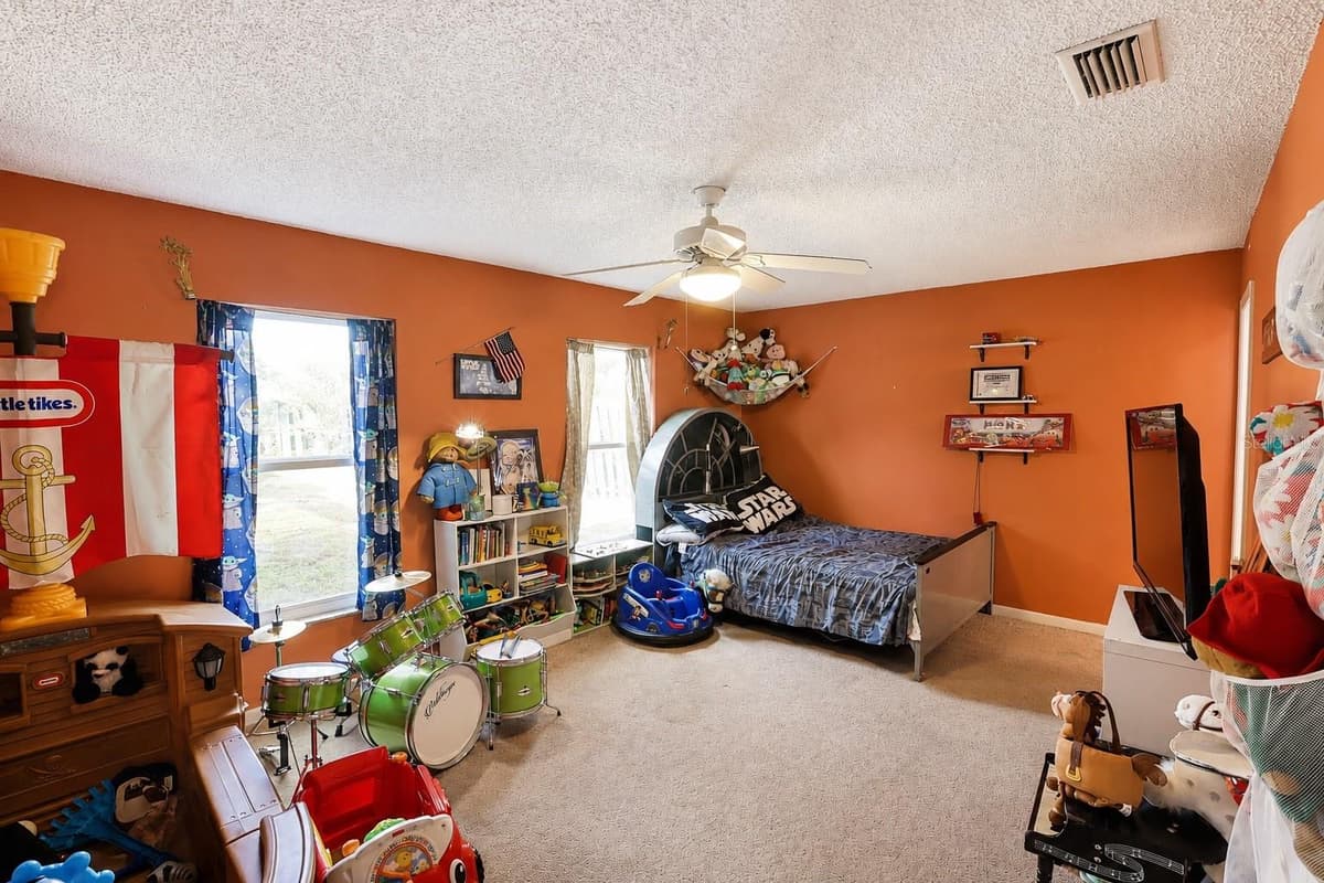 10 BLACKBURN PLACE — photo 37 of 68