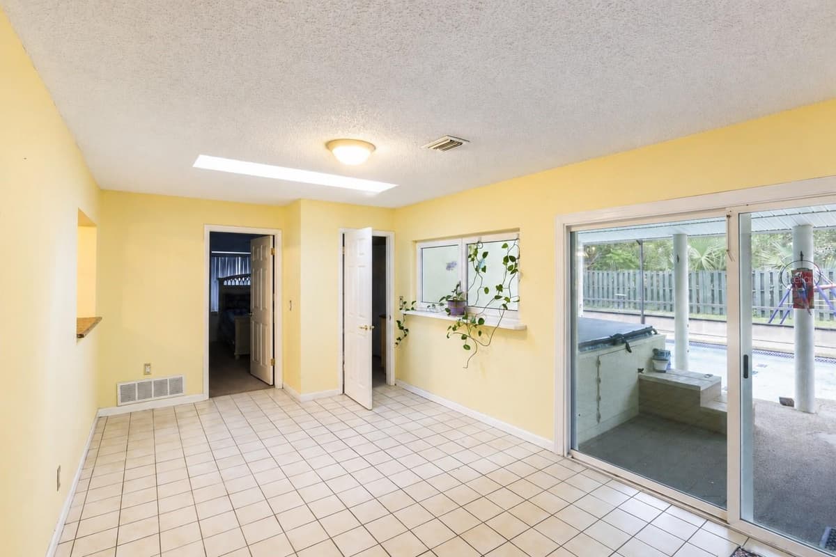 10 BLACKBURN PLACE — photo 43 of 68