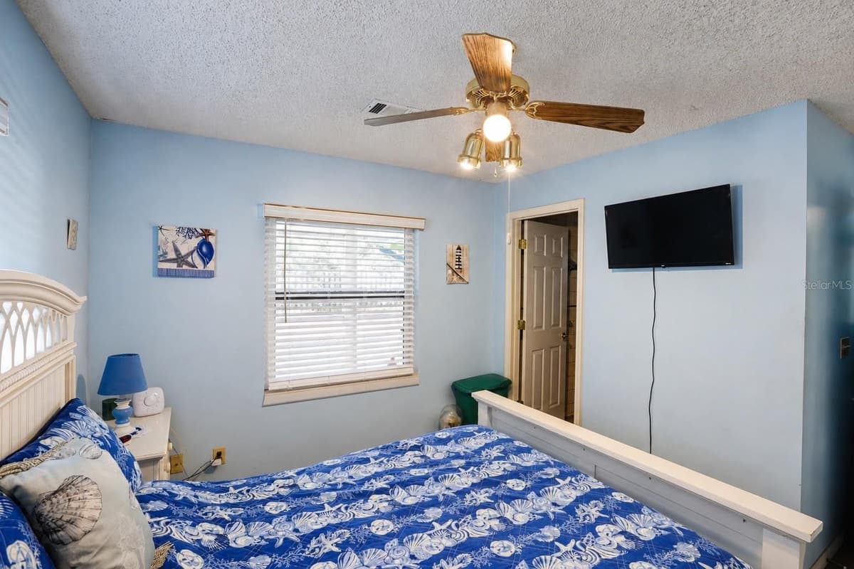 10 BLACKBURN PLACE — photo 39 of 68