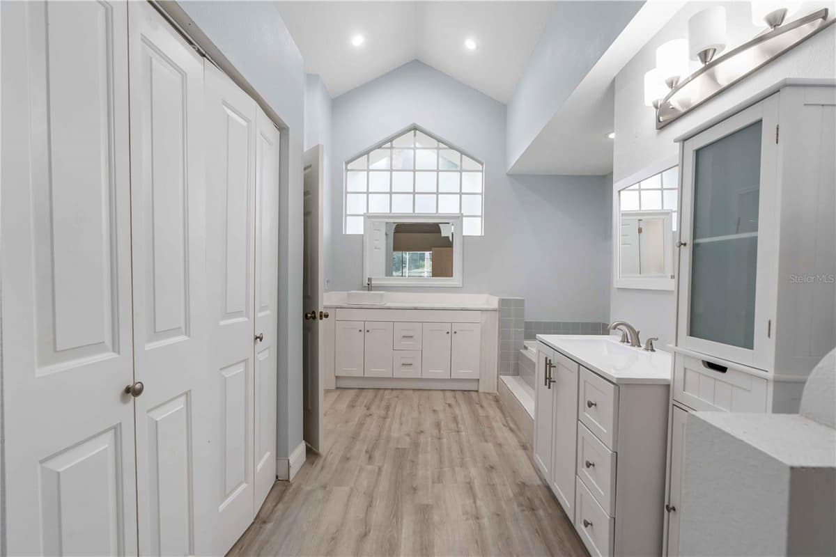 1259 OVERLAND DRIVE — photo 17 of 34