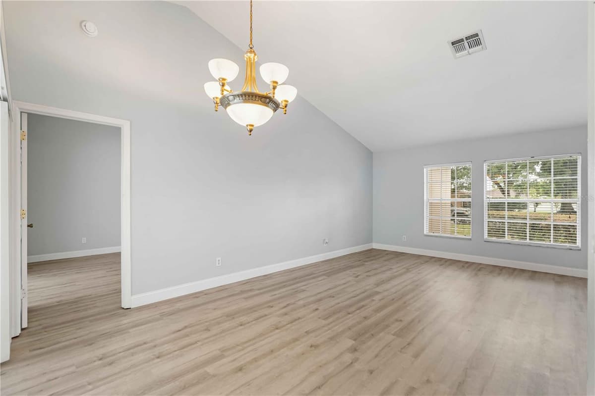 1259 OVERLAND DRIVE — photo 5 of 34