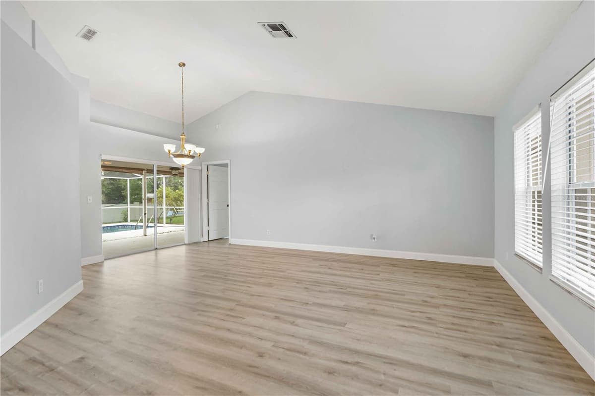1259 OVERLAND DRIVE — photo 7 of 34