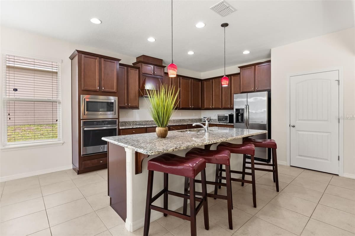 3737 CHANDLER ESTATES DRIVE — photo 8 of 33