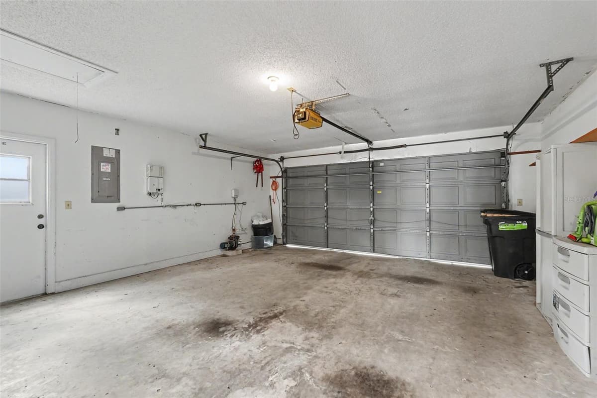 13105 WESTERN CIRCLE — photo 30 of 50