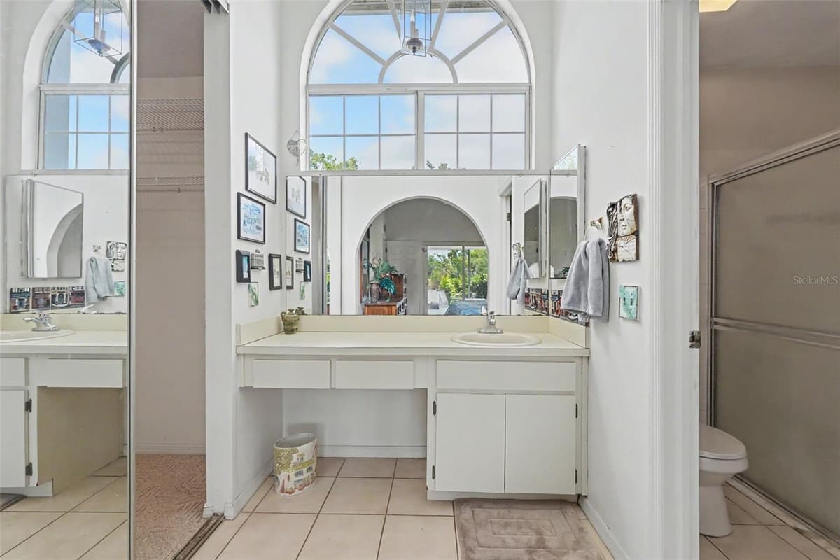 13105 WESTERN CIRCLE — photo 12 of 50