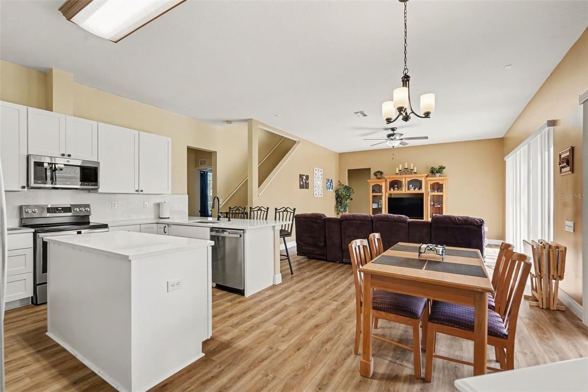 25741 RISEN STAR DR — photo 10 of 35