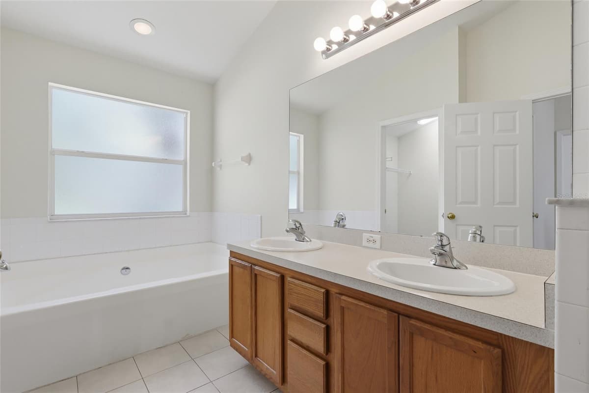 3006 AMBER OAK DRIVE — photo 18 of 31