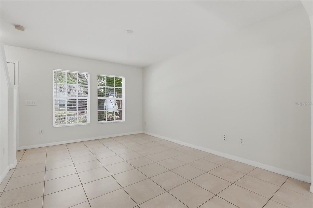 3006 AMBER OAK DRIVE — photo 7 of 31