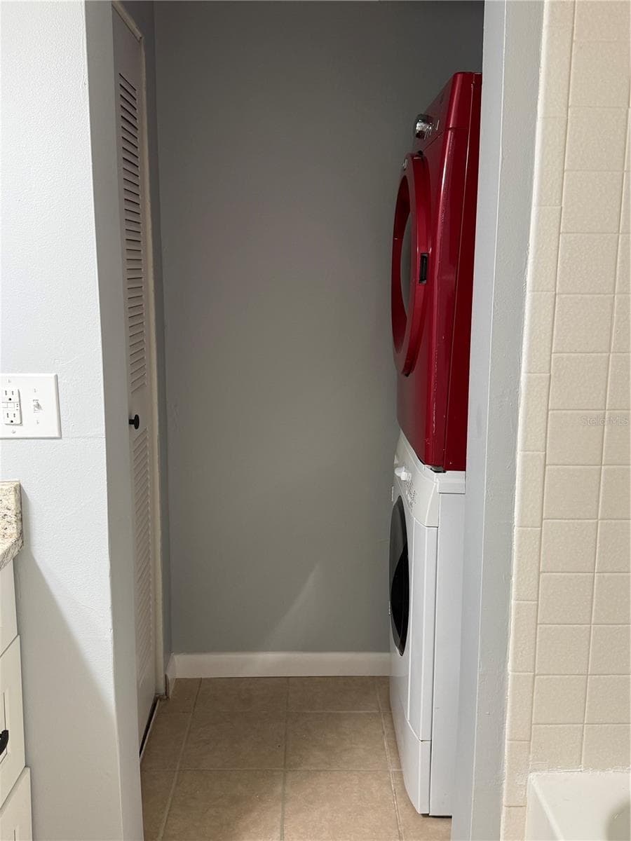 927 PINE RIDGE CIRCLE — photo 14 of 19