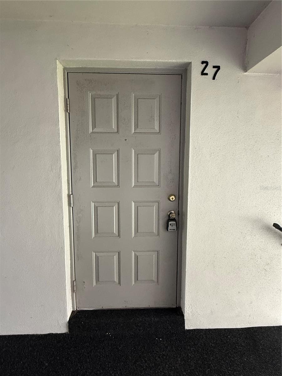 927 PINE RIDGE CIRCLE — photo 3 of 19