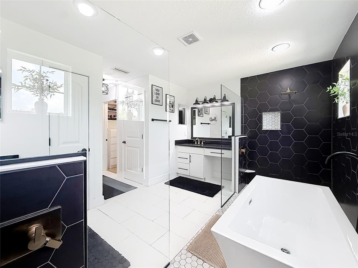 7525 58TH AVENUE — photo 36 of 84