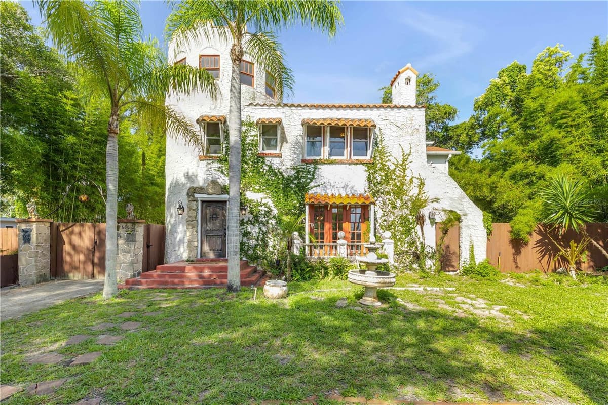 688 ALCAZAR AVENUE — photo 1 of 40