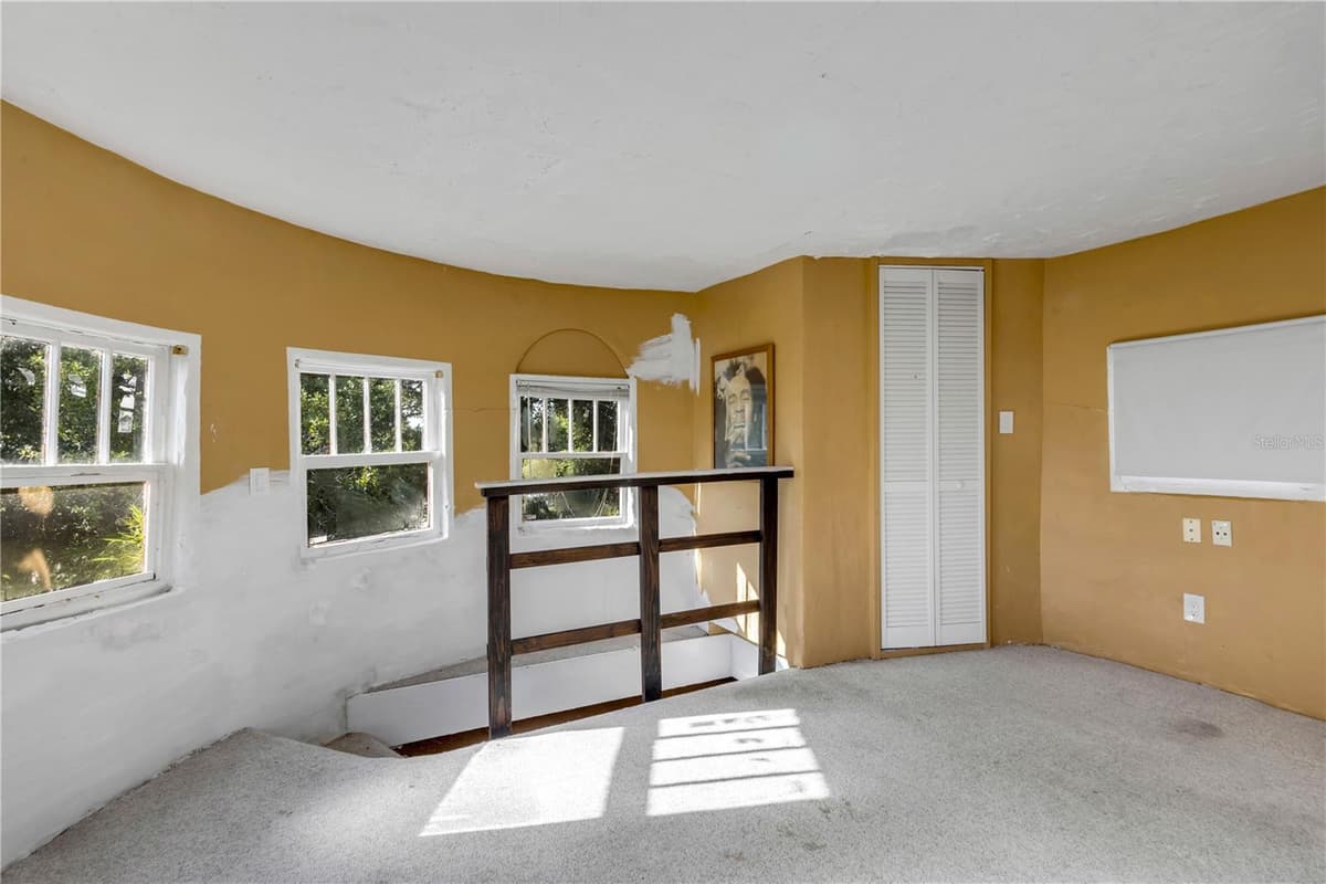 688 ALCAZAR AVENUE — photo 33 of 40