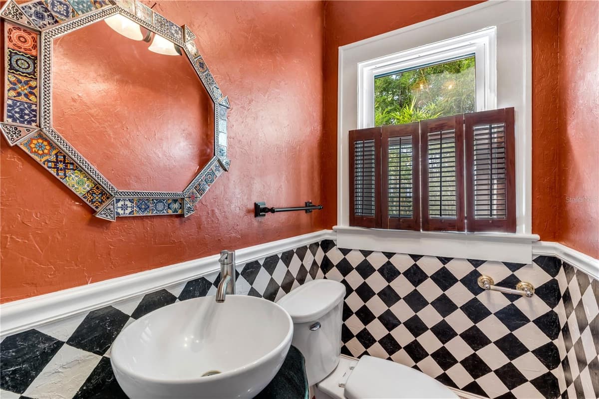 688 ALCAZAR AVENUE — photo 18 of 40