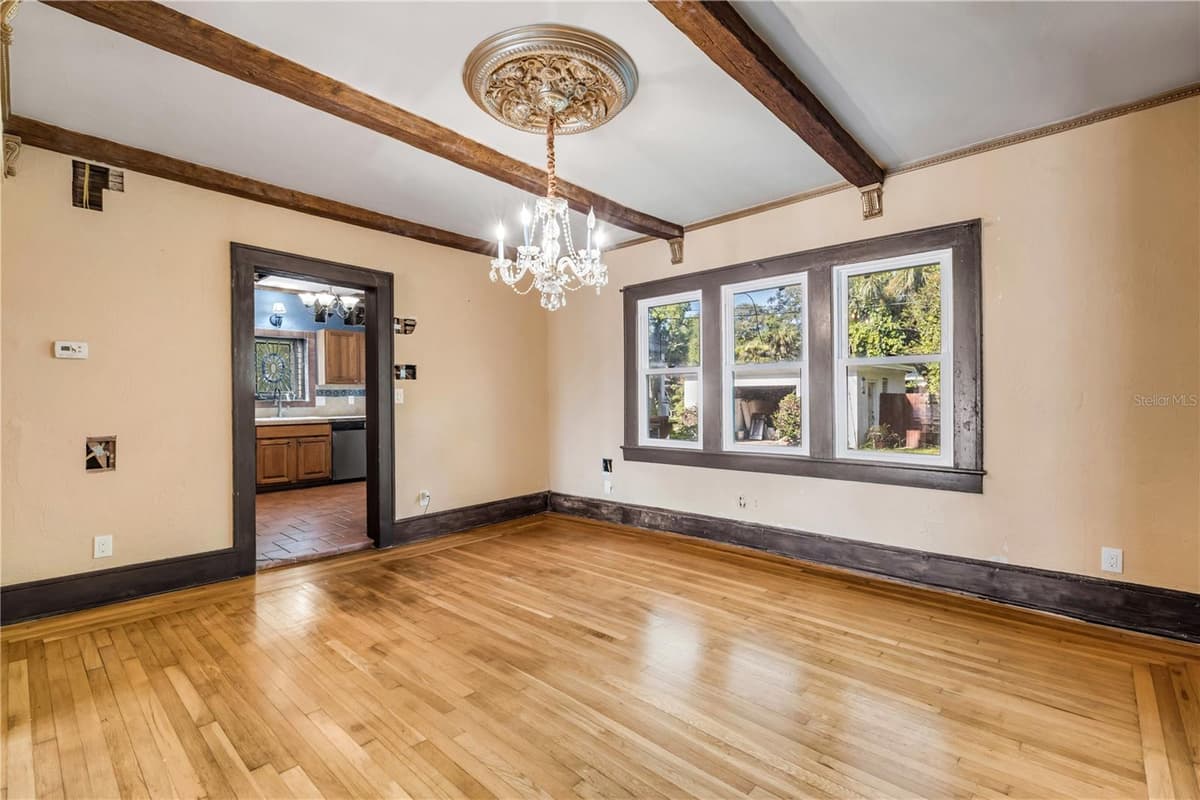 688 ALCAZAR AVENUE — photo 12 of 40