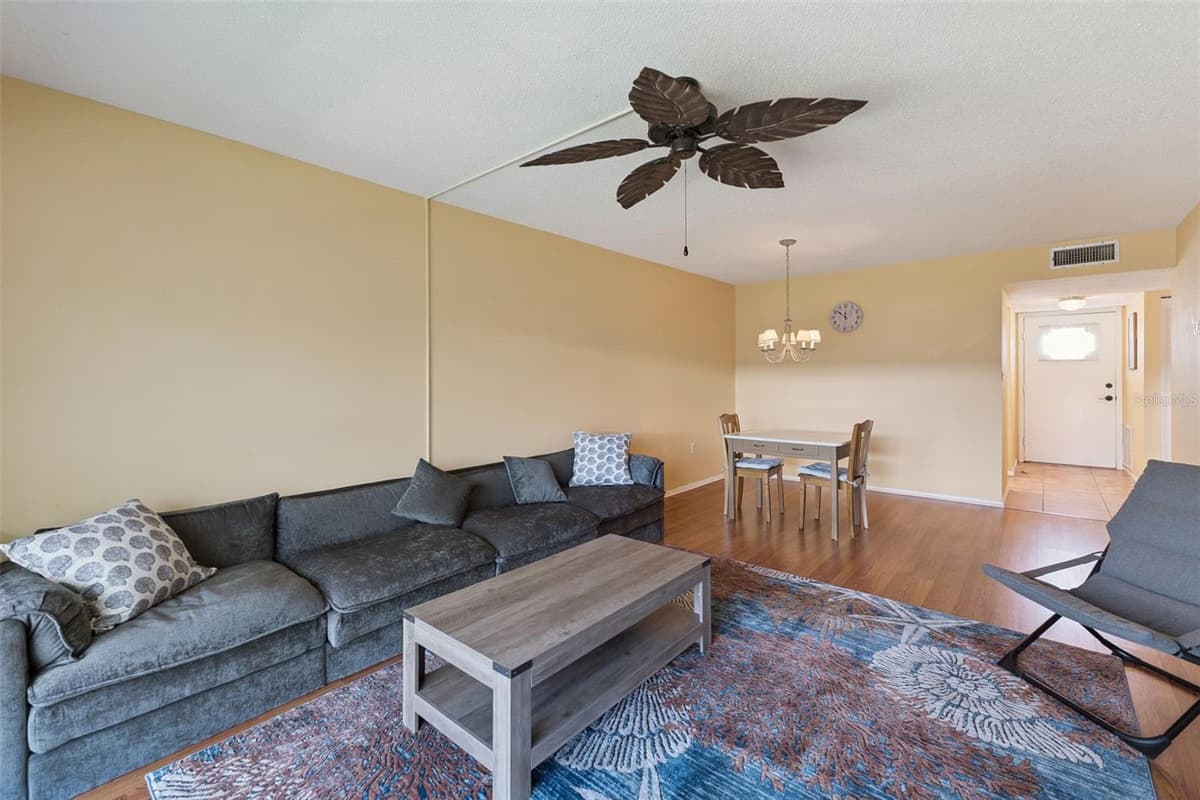 315 CAUSEWAY — photo 15 of 43