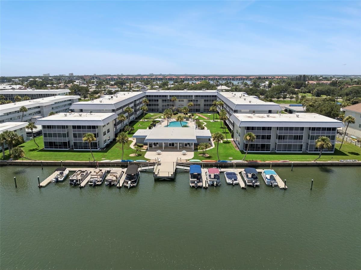 315 CAUSEWAY — photo 38 of 43