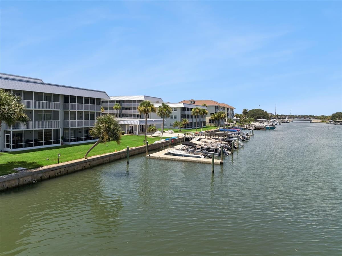 315 CAUSEWAY — photo 40 of 43