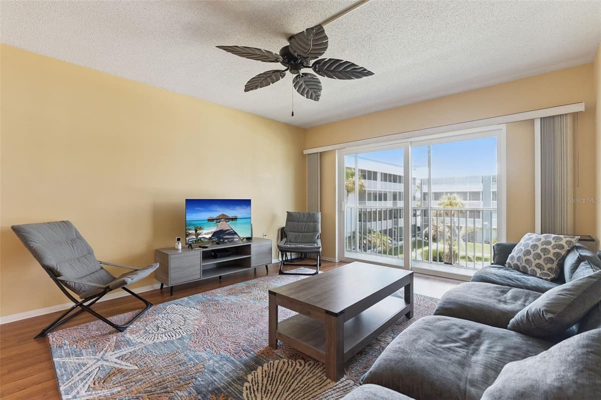 315 CAUSEWAY — photo 17 of 43