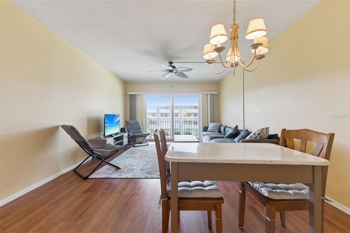 315 CAUSEWAY — photo 14 of 43