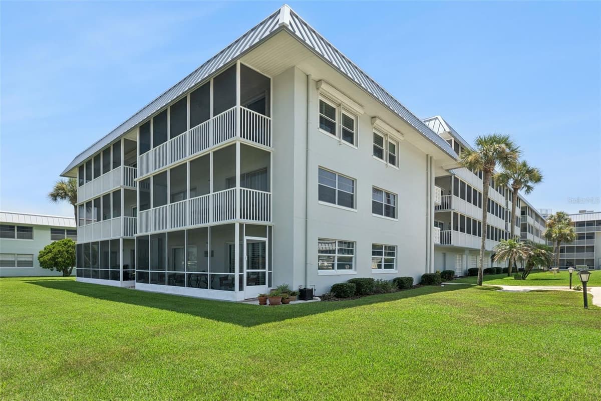 315 CAUSEWAY — photo 32 of 43