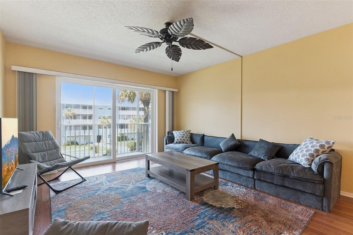315 CAUSEWAY — photo 11 of 43