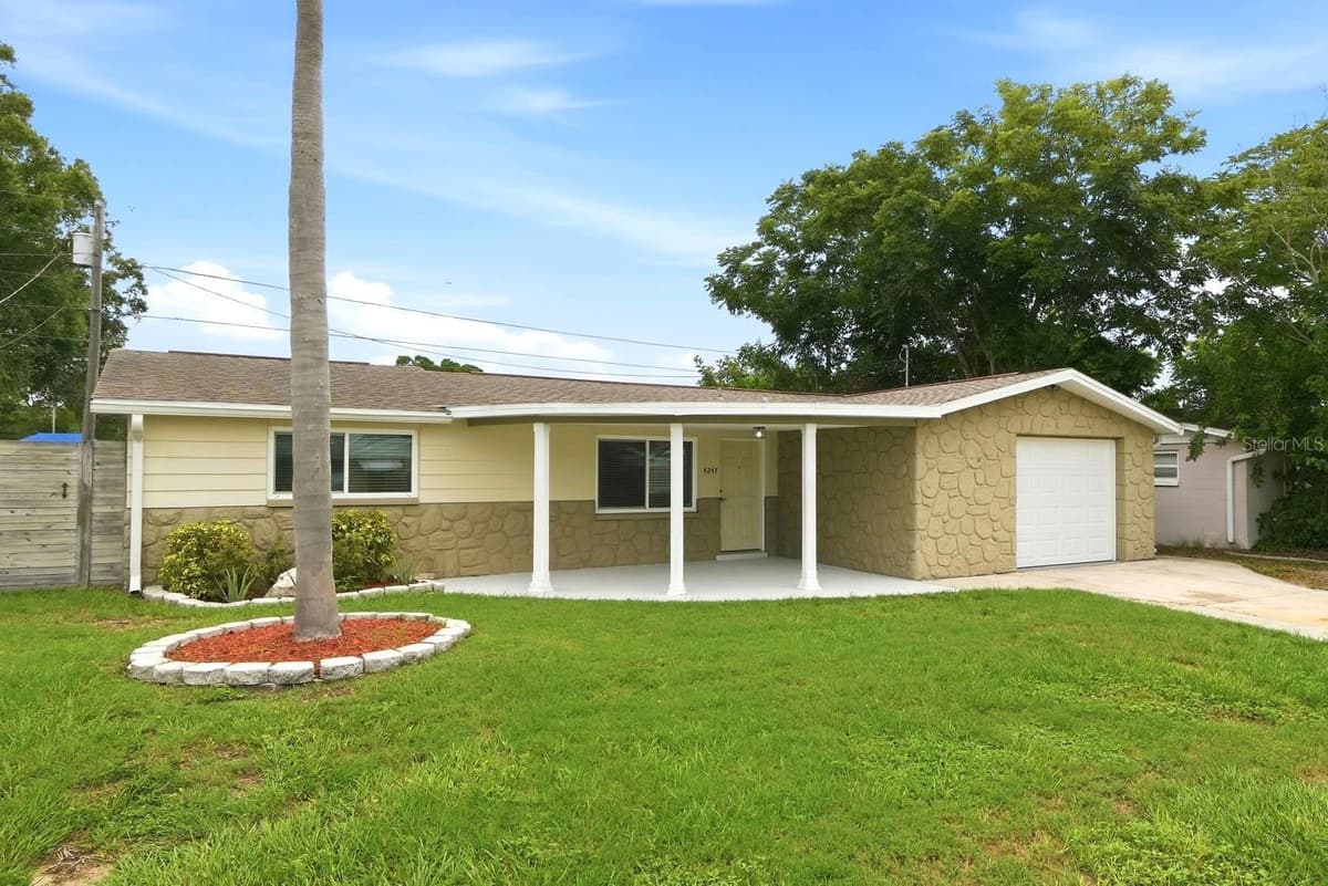 4247 GULFSHORE COURT — photo 1 of 36
