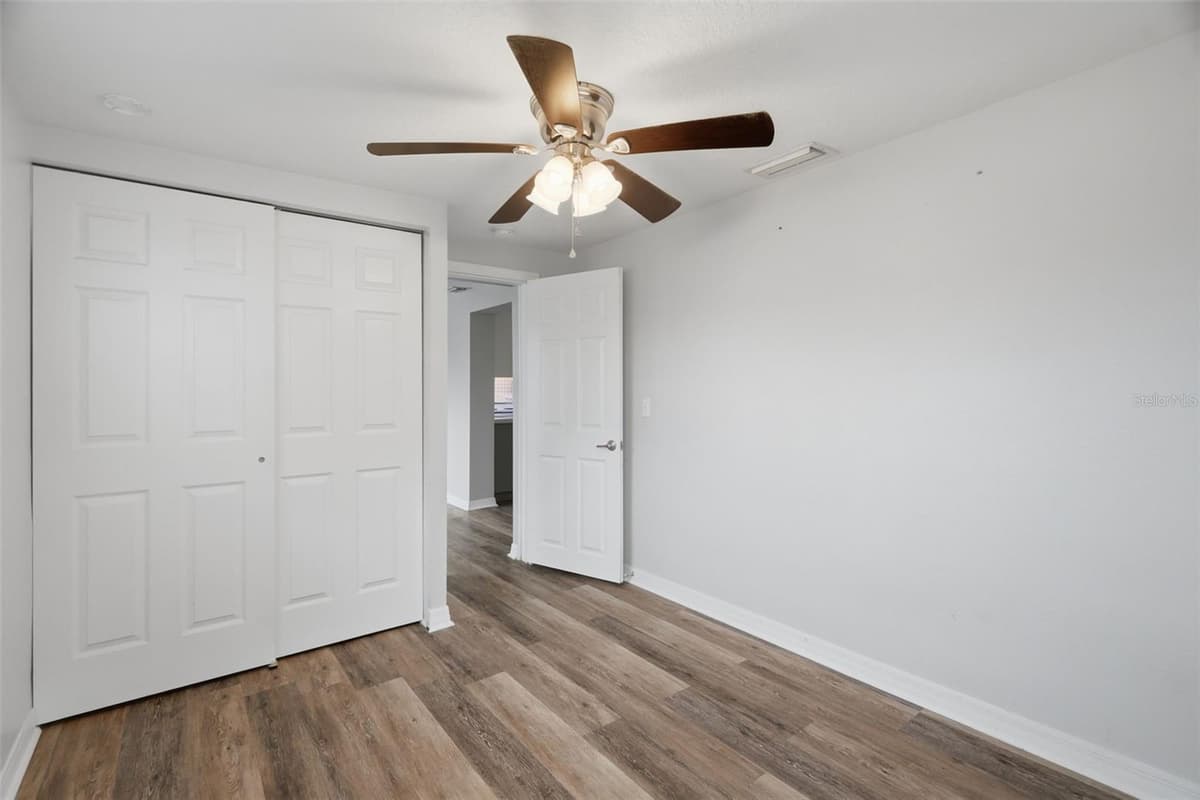 4247 GULFSHORE COURT — photo 27 of 36
