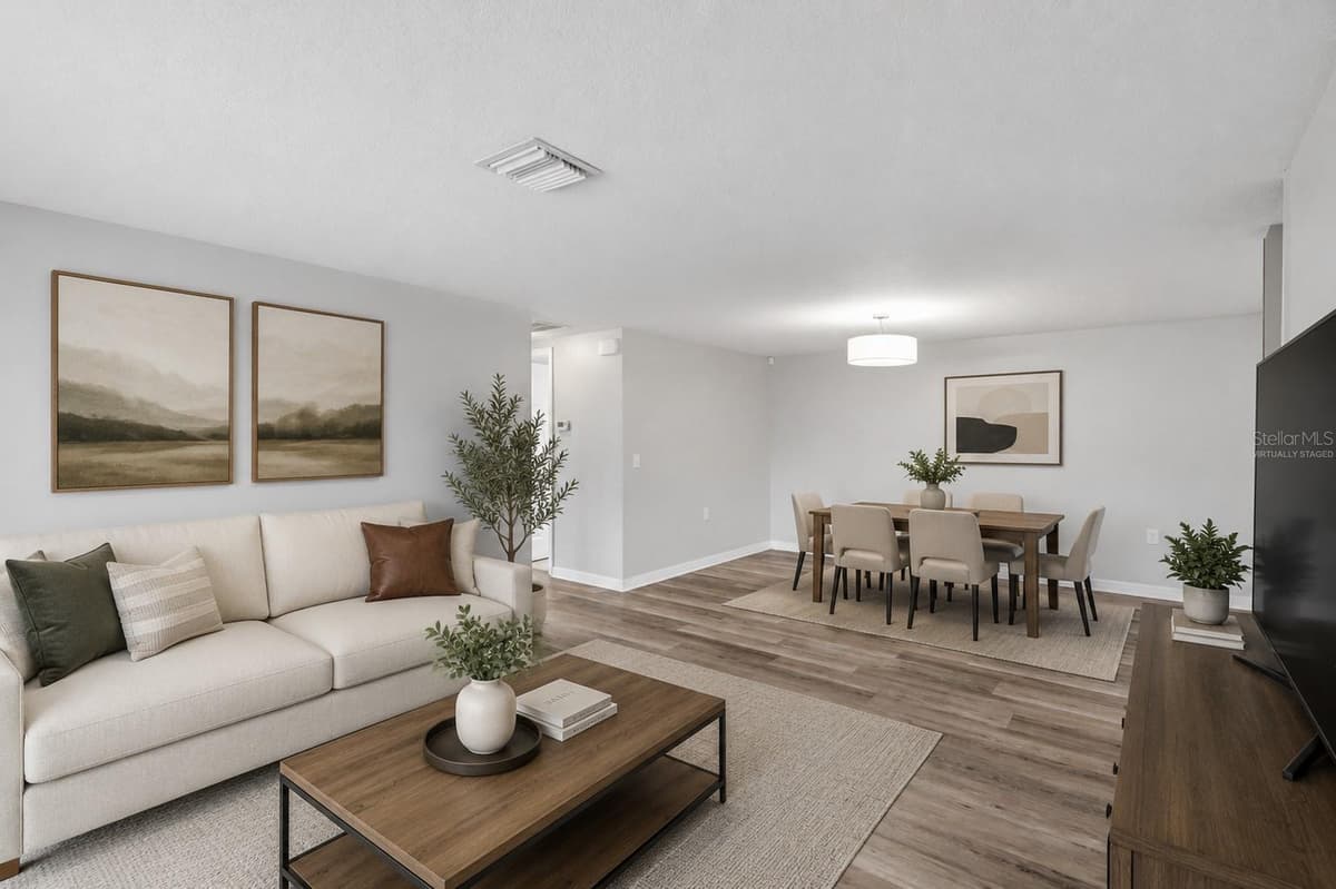 4247 GULFSHORE COURT — photo 5 of 36
