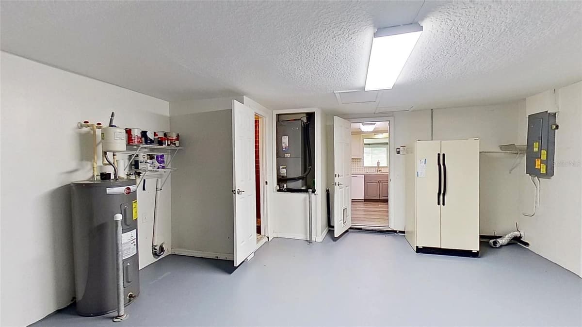 4247 GULFSHORE COURT — photo 29 of 36