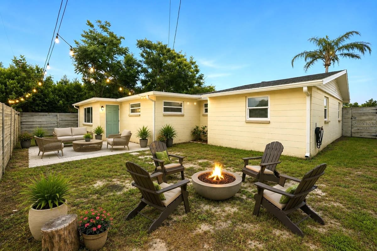 4247 GULFSHORE COURT — photo 32 of 36