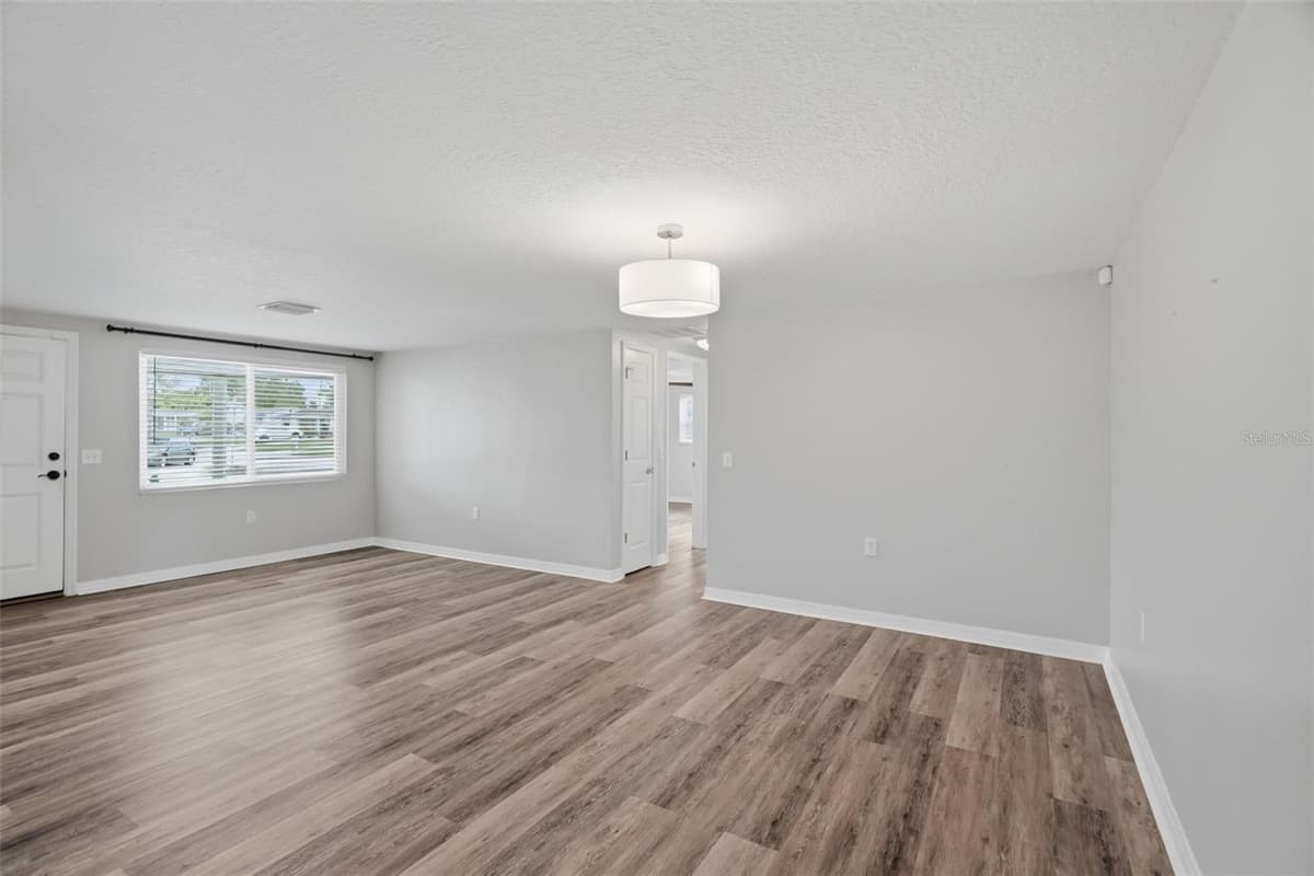 4247 GULFSHORE COURT — photo 19 of 36