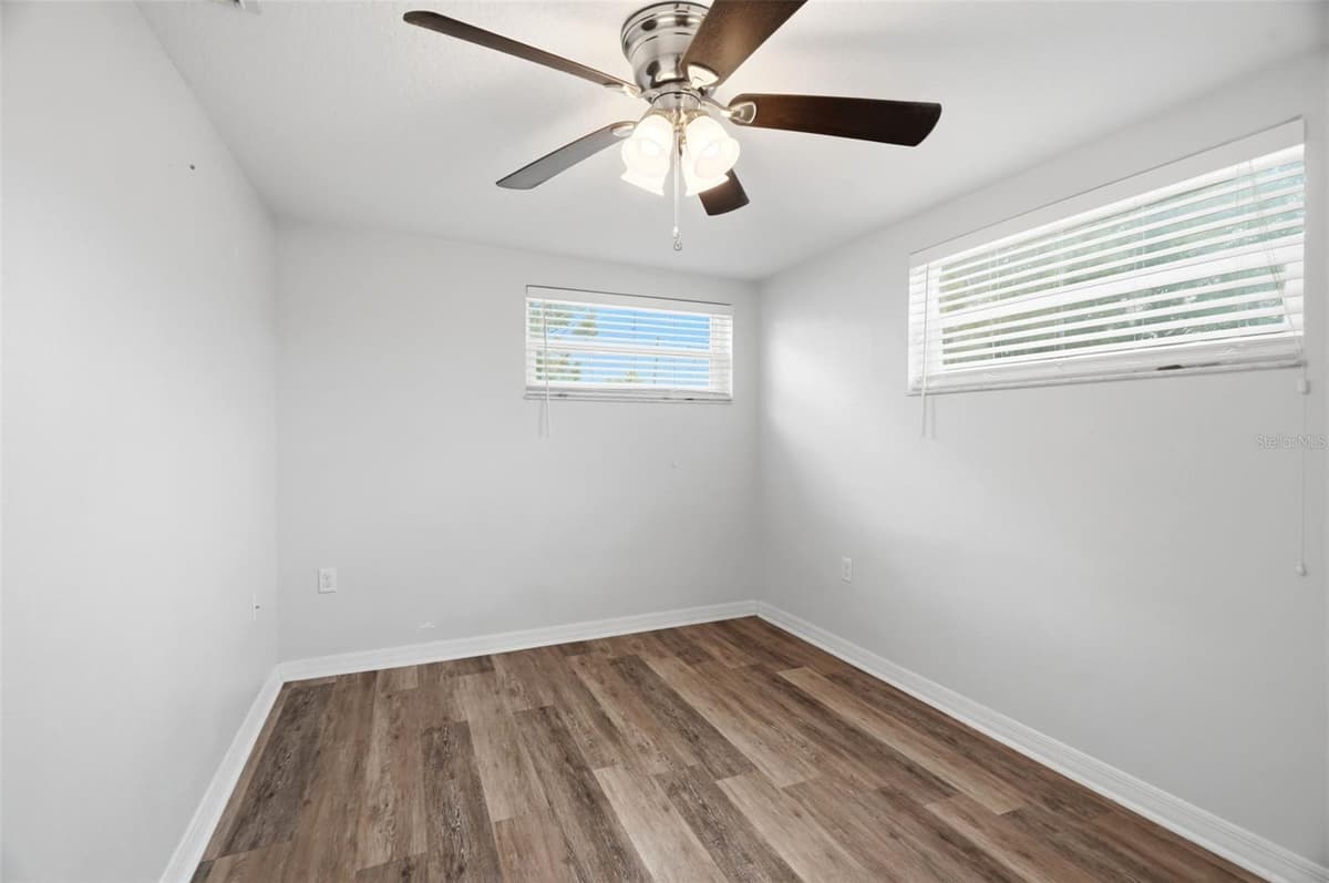 4247 GULFSHORE COURT — photo 26 of 36