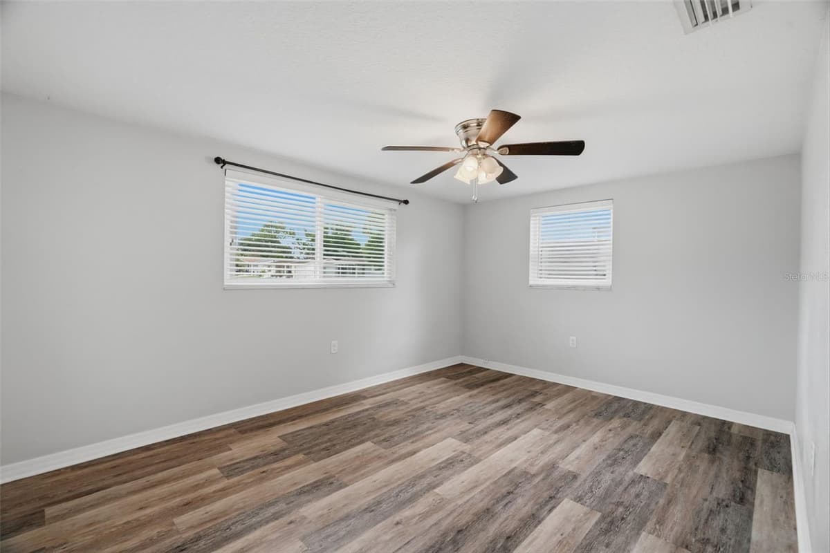 4247 GULFSHORE COURT — photo 21 of 36