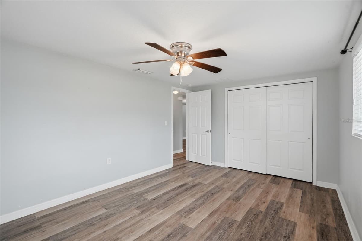4247 GULFSHORE COURT — photo 22 of 36