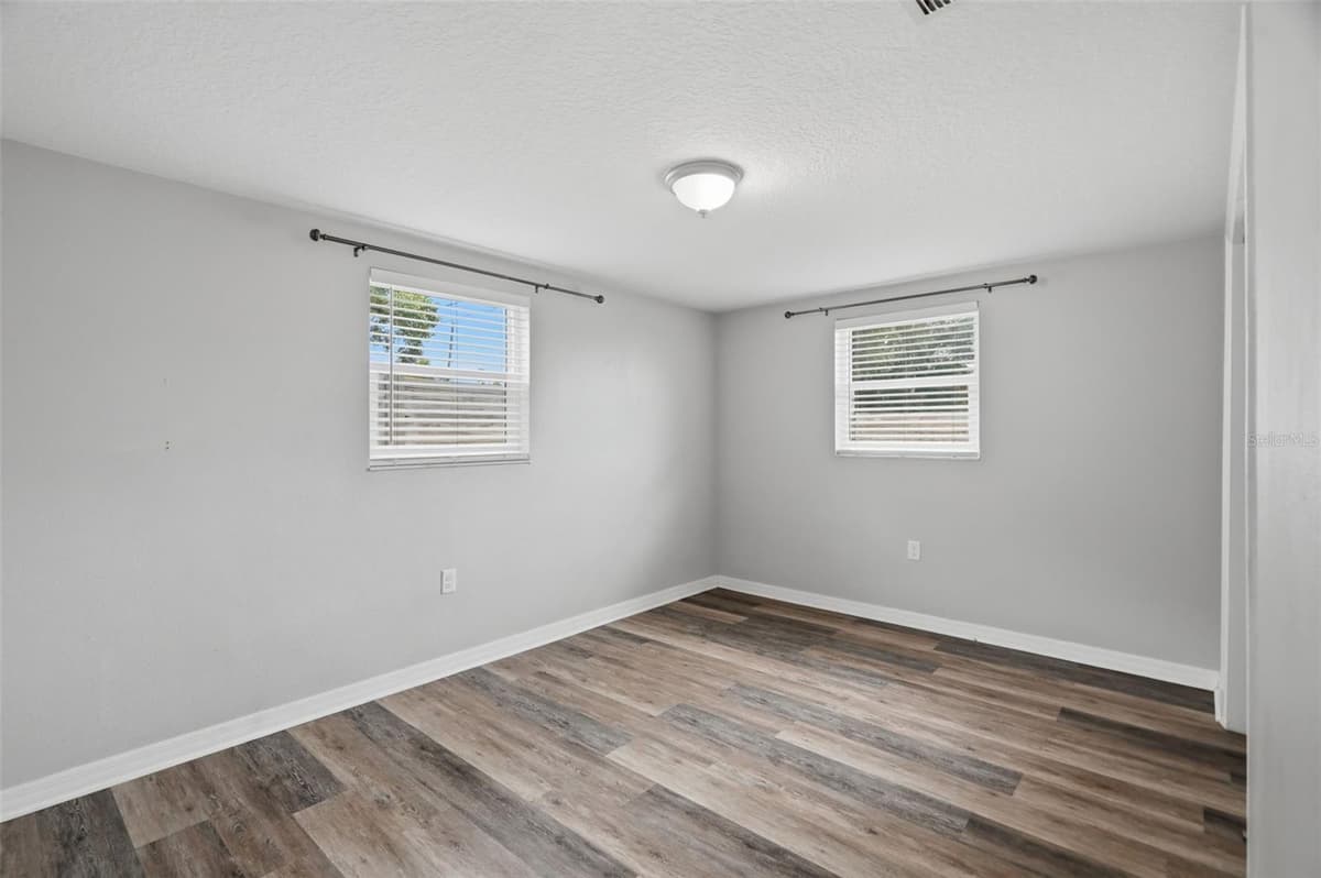4247 GULFSHORE COURT — photo 24 of 36