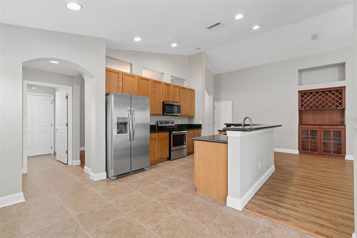 3526 MORGANS BLUFF COURT — photo 8 of 64