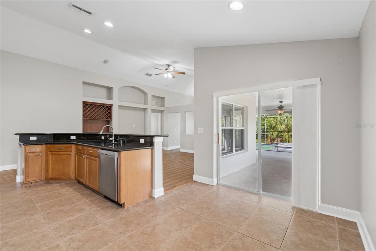 3526 MORGANS BLUFF COURT — photo 7 of 64