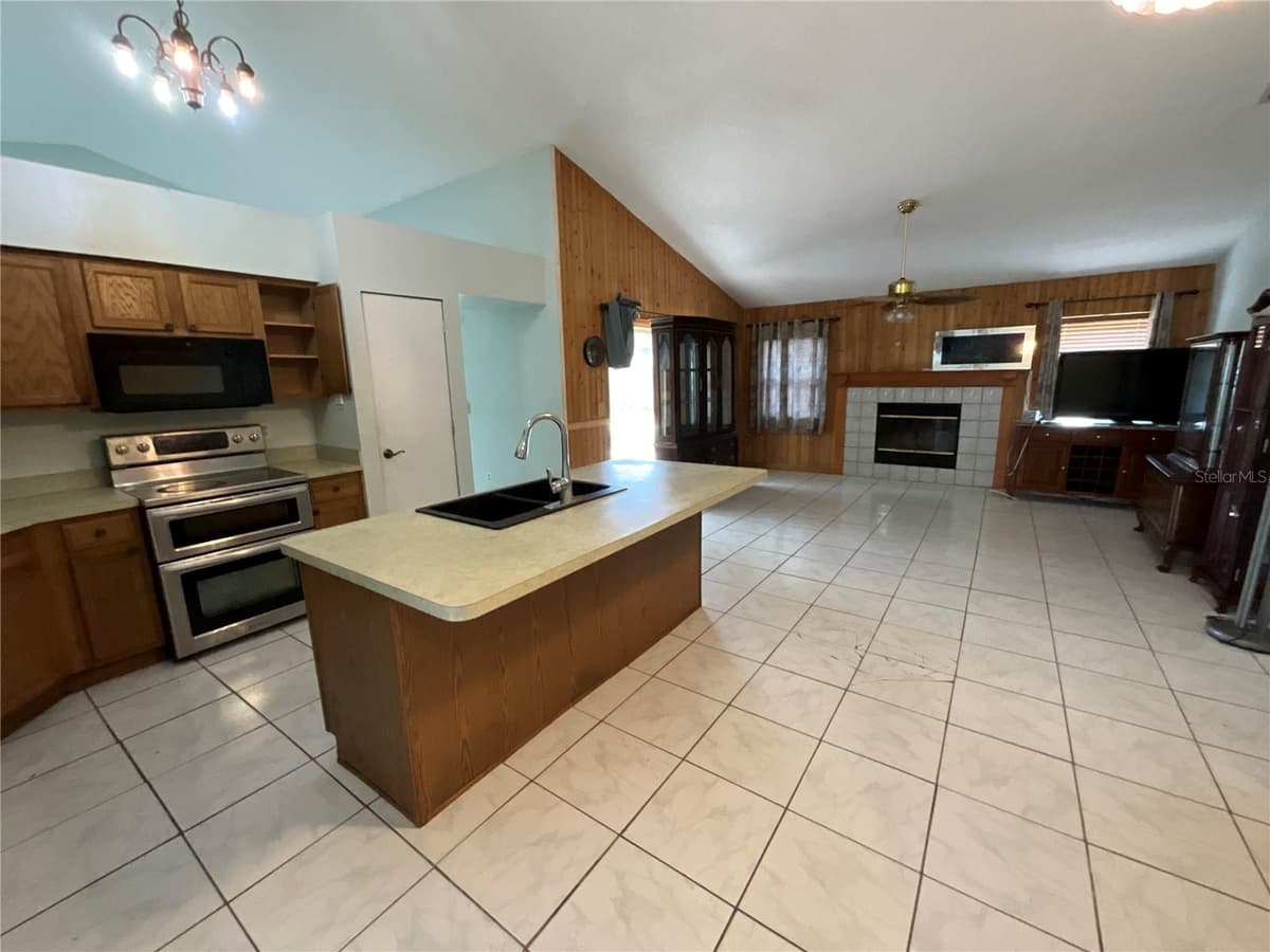 1302 NORWICK DRIVE — photo 9 of 21