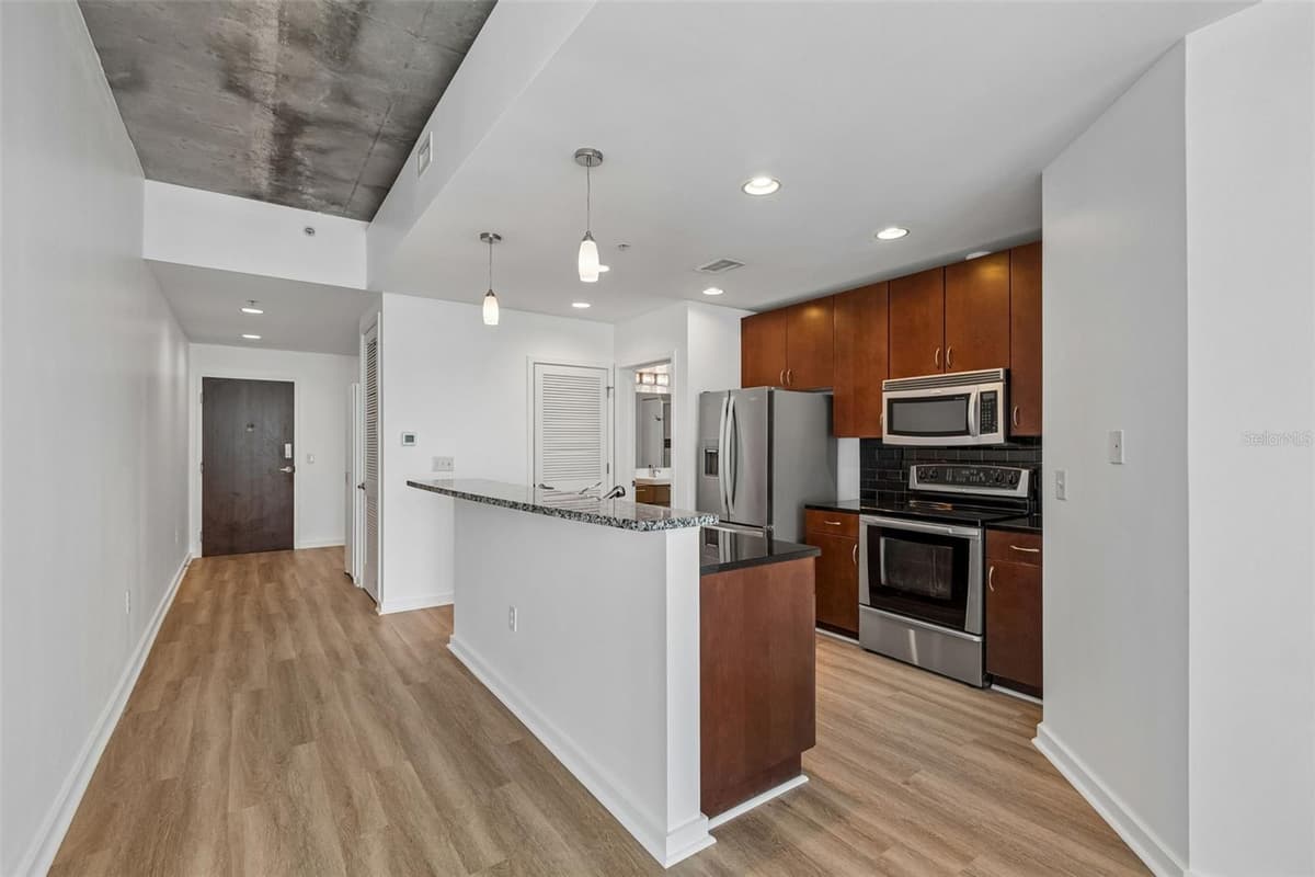 777 ASHLEY DRIVE — photo 7 of 57
