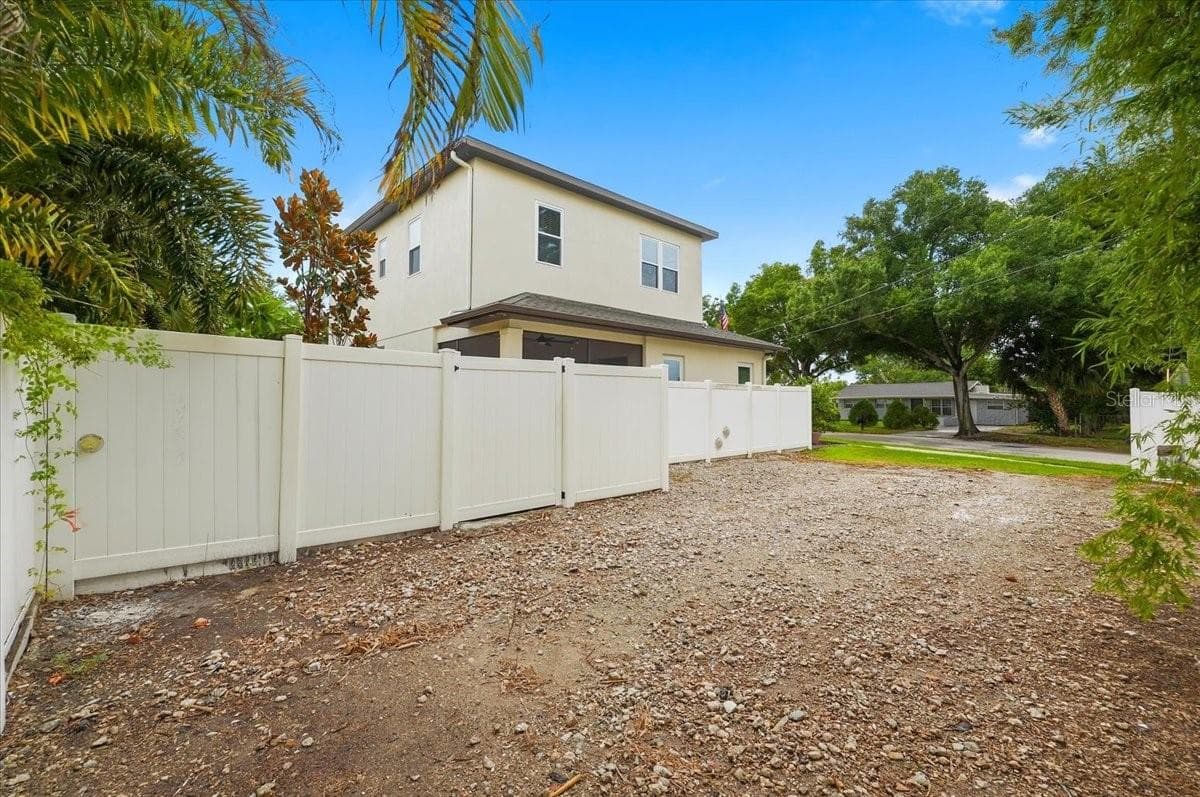 6308 CLARK AVENUE — photo 6 of 98