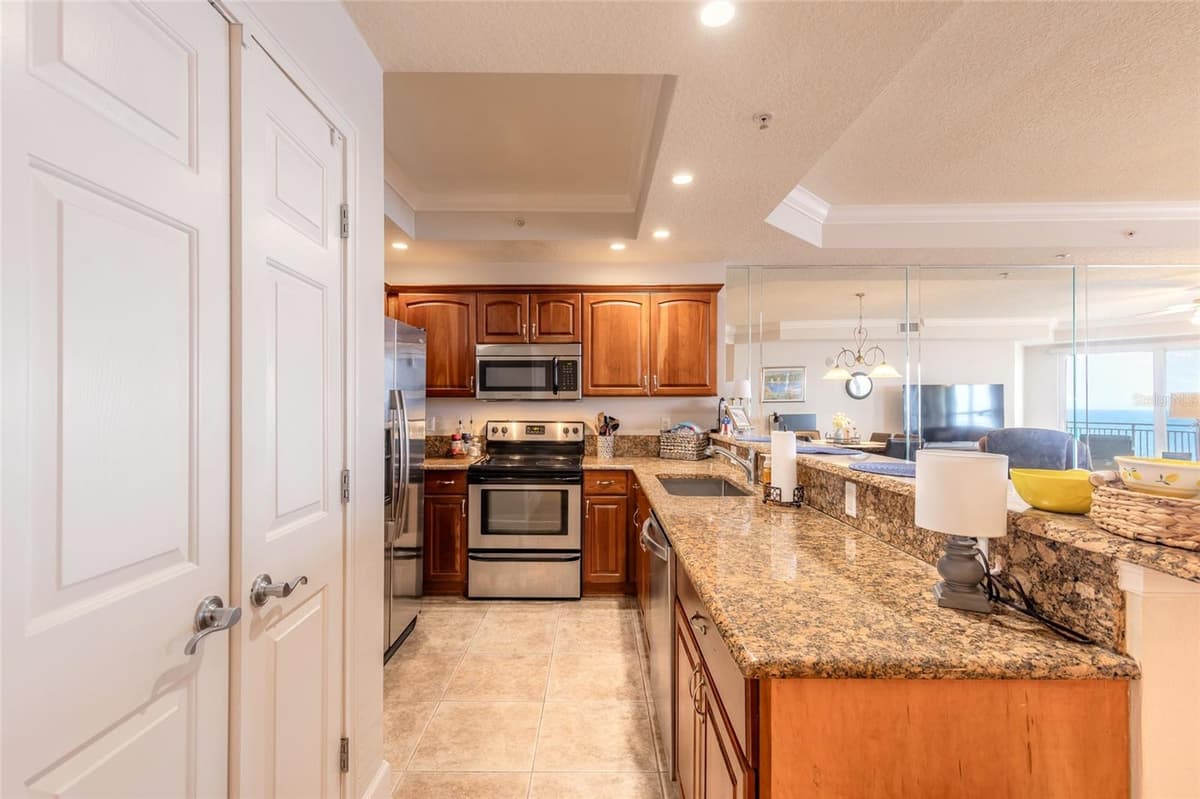 2403 ATLANTIC AVENUE — photo 11 of 28