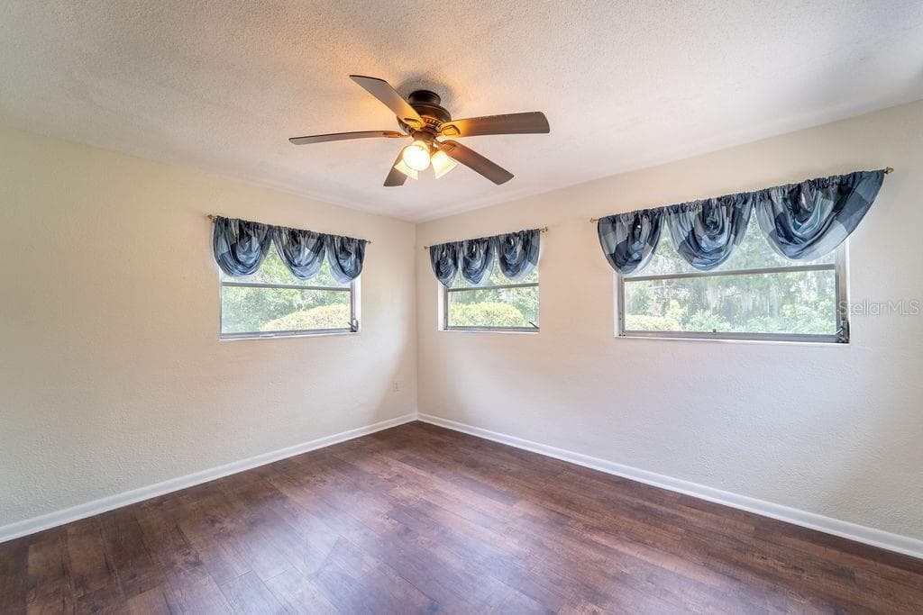 686 KENTUCKY AVENUE — photo 18 of 41