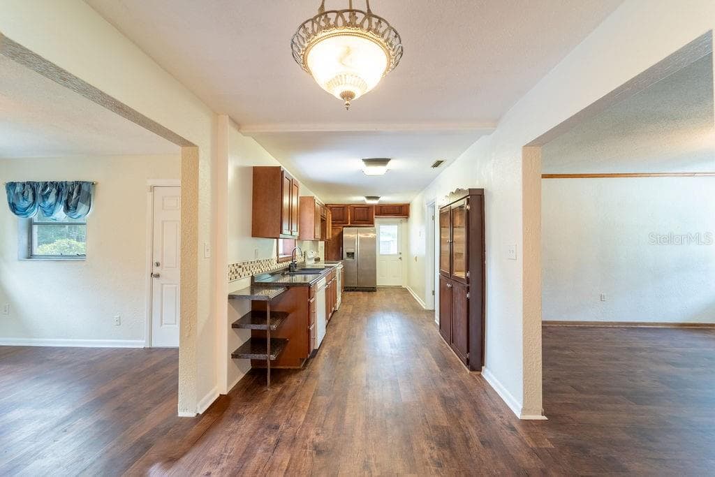 686 KENTUCKY AVENUE — photo 7 of 41