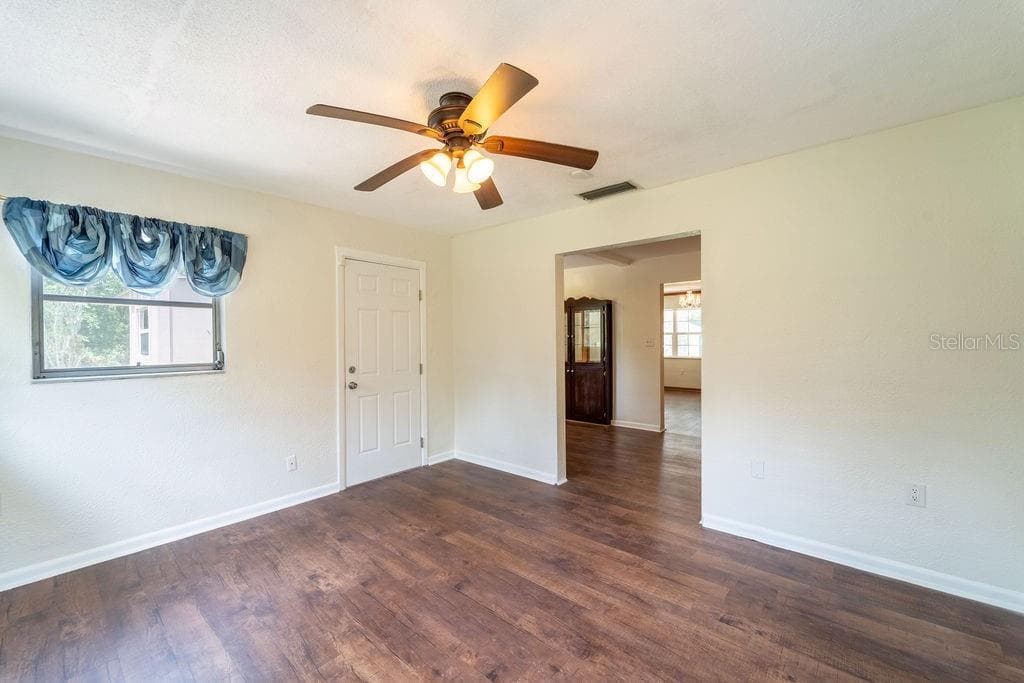 686 KENTUCKY AVENUE — photo 16 of 41