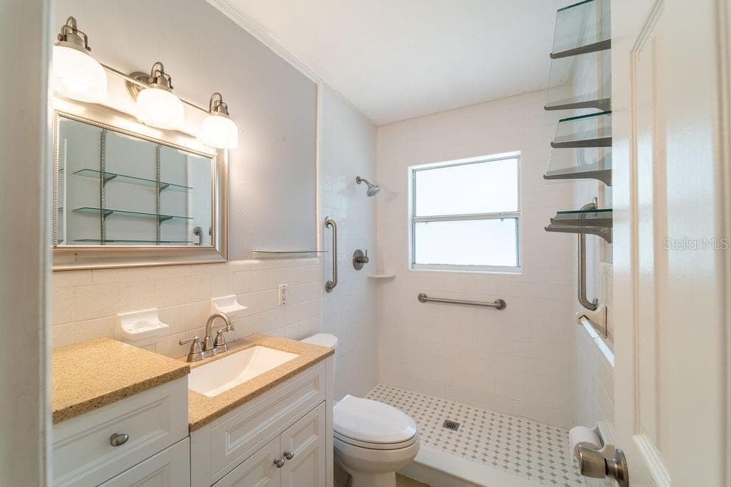 686 KENTUCKY AVENUE — photo 31 of 41