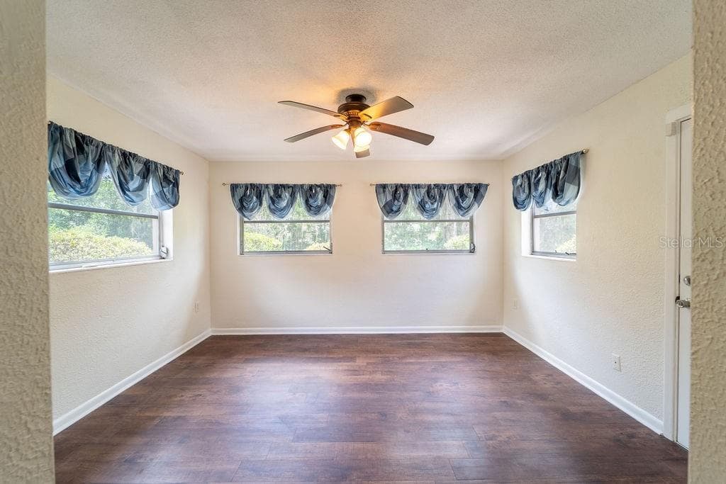 686 KENTUCKY AVENUE — photo 14 of 41